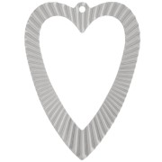 42x31mm 304L stainless steel Hollow heart pendants with pleated effect x2