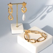 14mm Round irregular hammered earstuds - Fine Gold-plated x2