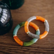 35x11mm Curved tube beads in opaque acrylic - Avocado Marble x6