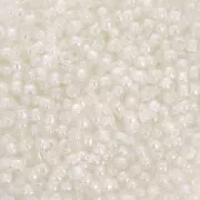 Toho seed beads 11/0 TO11R777 - Inside Color Rainbow Crystal - Creme Lined x8g