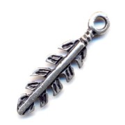 Engraved feather charm 27mm Old silver tone x1|raw }}