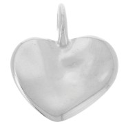 20x18mm Hammered heart pendant - Fine silver plating x1