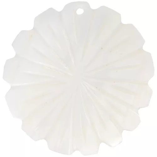 36mm mother-of-pearl Round curved flower pendant - Natural x1