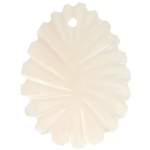 30x22mm Mother of Pearl Curved leaf pendants - Natural x2