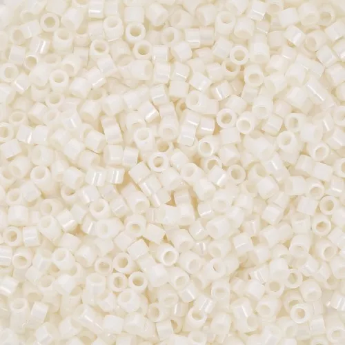1.6mm Toho Aiko 11/0 - TA01122 - Opaque Navajo White Luster x4g