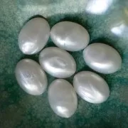18x13mm Oval resin cabochon - Pearly white x1
