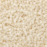 1.6mm Toho Aiko 11/0 TA0151 - Opaque Light Beige x4g|raw }}