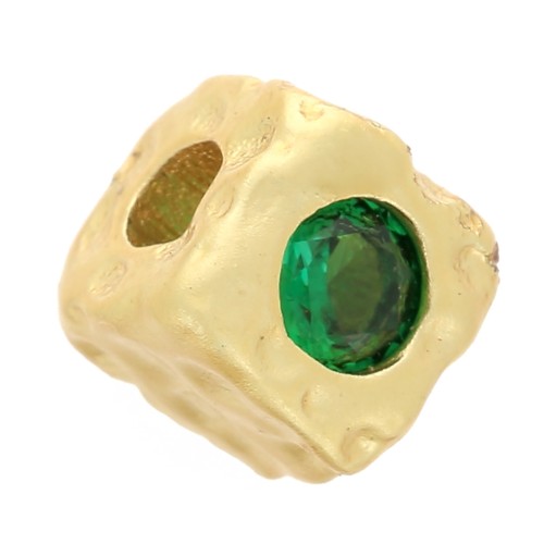 5mm square hammered bead with Zirconium oxide - Fine gold plated - Green x1