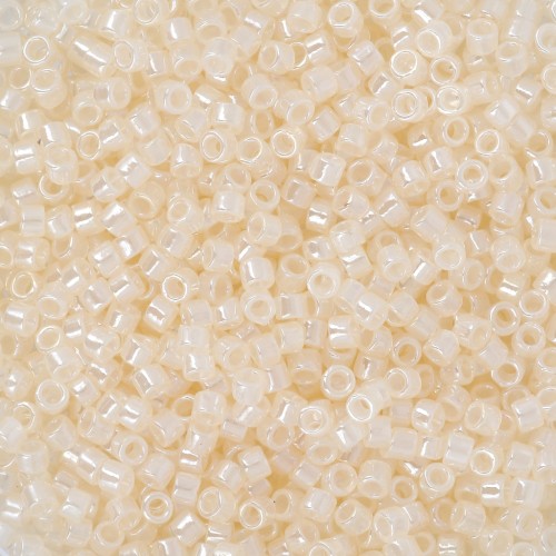 1.8mm Toho Treasures TO1T147 - Light Ivory Ceylon x8g