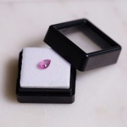 6.9x4.9mm Pear-cut Padparadscha sapphire - 0.80 cts x1