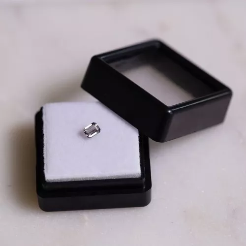 4.05x3.05mm Rectangular sapphire - 0.30 cts x1