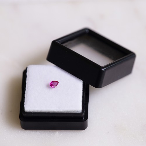 4x3mm Pear ruby - 0.25 cts x1