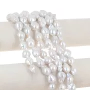 19x14mm Irregular baroque freshwater pearls - Grade AA - White x1