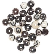 Assortment of 10mm to 12mm round flattened beads in painted bone - Black - White x49g|raw }}