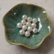 12mm Opaque resin beads - Pearlescent white x6