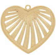 19x21mm Textured openwork heart charm - Fine gold plated x1
