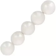 4mm Opaque resin round beads - Pearlescent white x20