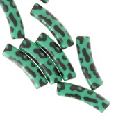 19x5 mm curved tube beads in opaque acrylic - Leopard pattern - Green - Black x4