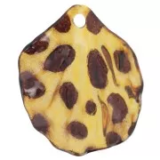 Petal - 30x26mm curved flower petal sequin in acrylic - Mottled brown x6 30x26mm curved flower petal sequin in acrylic - Mottled brown x6