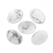 Oval cabochon 14x10mm Howlite