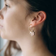 19mm Clover charm in acetate - Marbled Ivory x1