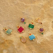 Rectangle charm 8x10 mm Green Onyx and cabochon 3 mm Red Onyx - Fine gold plated