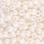 Seed beads Toho 6/0 TO6R0122 - Opaque Navajo White Luster x8g|raw }}