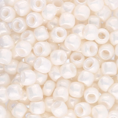 Seed beads Toho 6/0 TO6R0122 - Opaque Navajo White Luster x8g