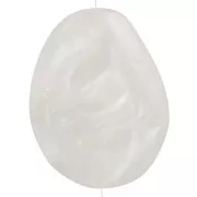 Flat irregular bead 25x20 mm in translucent resin - Pearlescent white x1