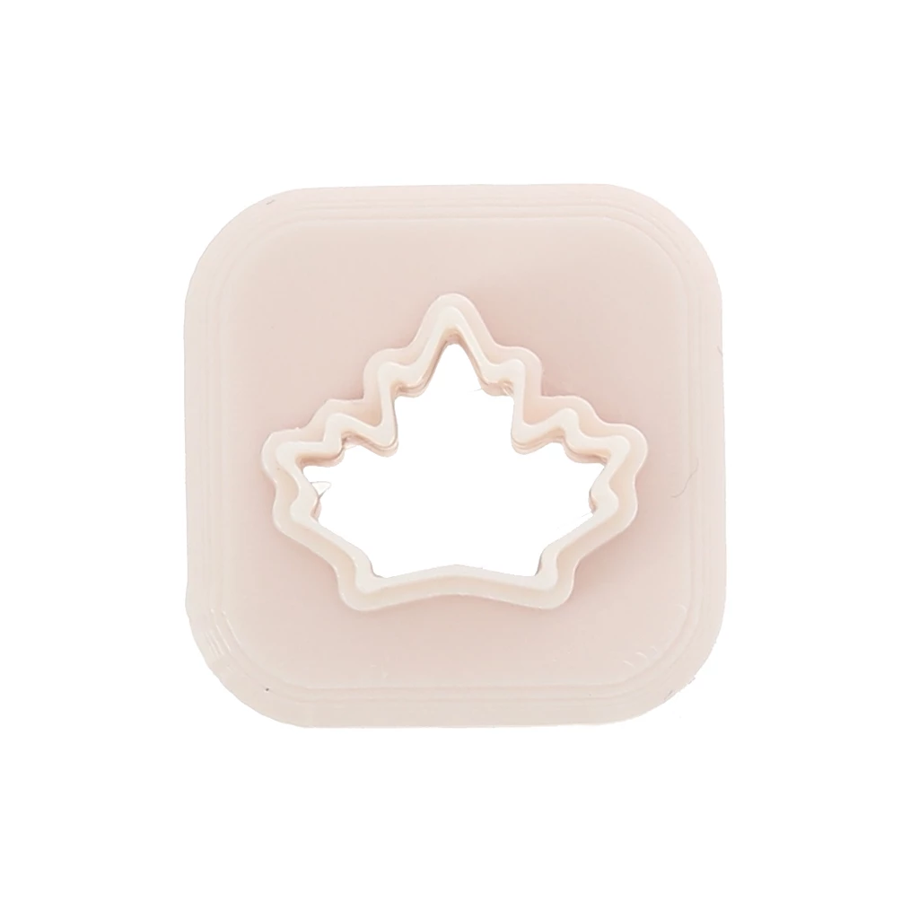 Mini Maple leaf cookie cutter 10x13 mm in biodegradable polymer - Beige ...