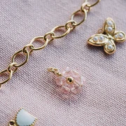 Mes bijoux DIY - Jewelry Kit Girly charms necklace in gold-plated stainless steel