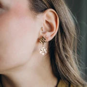 Hammered flower earstuds 16x14.5 mm - Fine gold plated x2