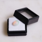 Ethiopian oval opal 9.8x8 mm - 1.85 cts|raw }}