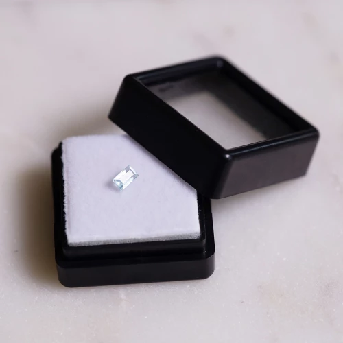 Rectangular Aquamarine 4.5x2.6 mm - 0.25 cts