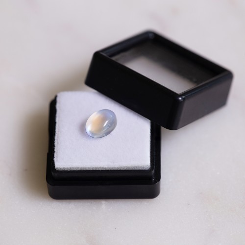 Oval moonstone 9x6.9 mm - 1.80 cts