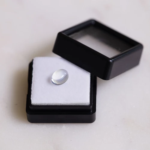 Oval moonstone 8x6 mm - 1.65 cts