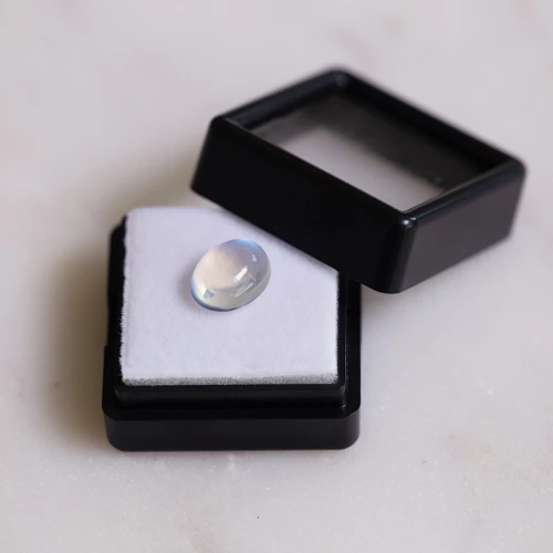 Oval moonstone 9.9x8.1 mm - 2.75 cts