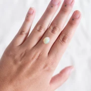 Ethiopian oval opal 10.1x8.1 mm - 2.10 cts