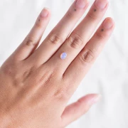 Australian oval opal 7x5.1 mm - 0.40 cts