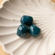 Irregular baroque bead in opaque resin 19x15 mm - Peacock blue x1
