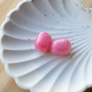 Irregular baroque bead in translucent resin 19x15 mm - Dark pink marbled x1