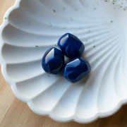 Irregular baroque bead in opaque resin 19x15 mm - Marbled navy blue x1