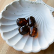 Irregular baroque bead in translucent resin 19x15 mm - Marbled amber x1