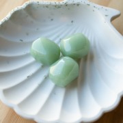 Irregular baroque bead in translucent resin 22x17 mm - Marbled lichen x1