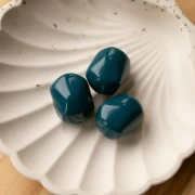 Irregular baroque bead in opaque resin 22x17 mm - Peacock blue x1