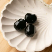 Irregular baroque bead in opaque resin 22x17 mm - Black x1