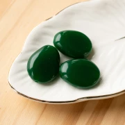 Flat irregular bead 25x20 mm in opaque resin - Emerald green x1
