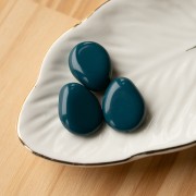 Flat irregular bead in opaque resin 22x17 mm - Peacock blue x1