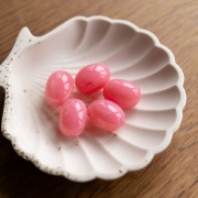 21x15 mm olive bead in translucent resin - Dark pink marbled x1