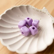 Irregular cube bead 15x13 mm in opaque resin - Lilac x1
